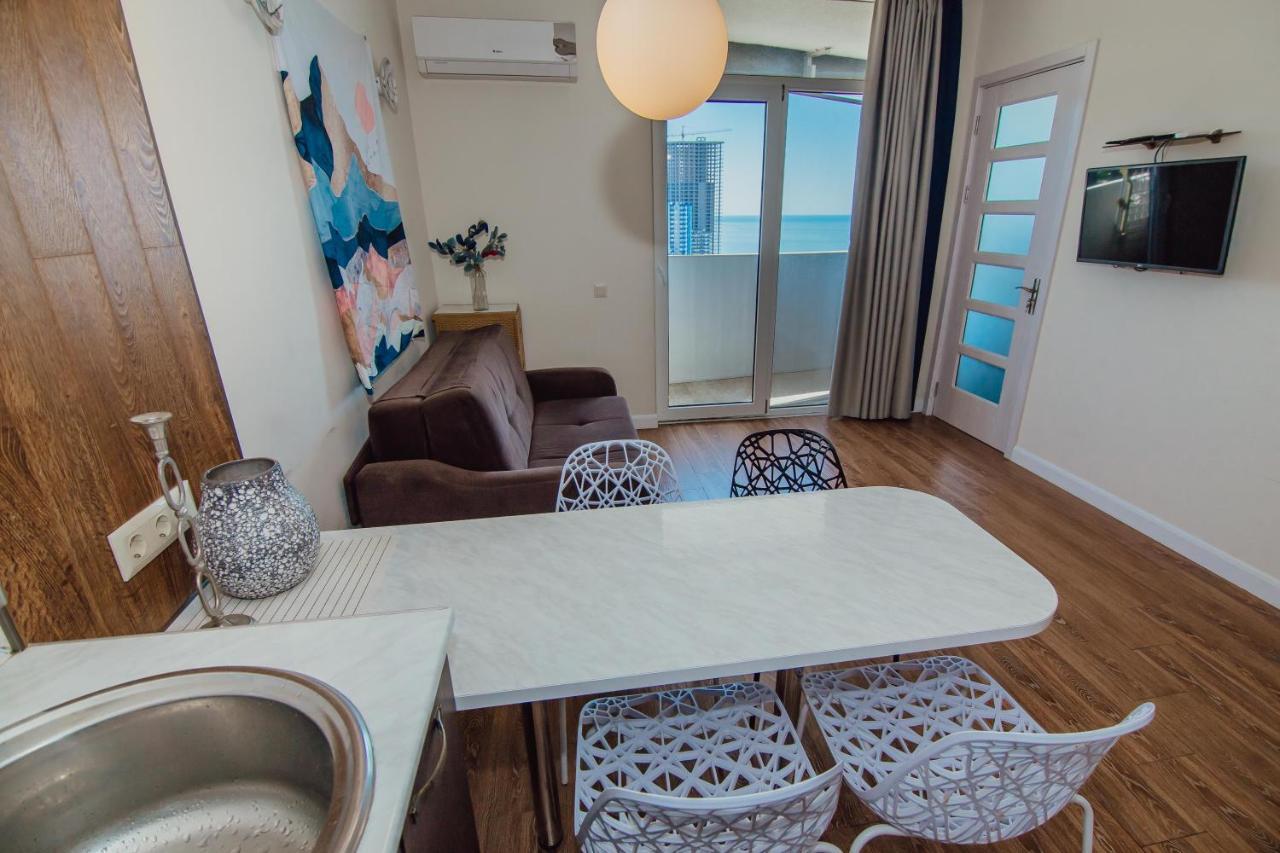The Blue Perl 3 Apartment Batumi Bagian luar foto