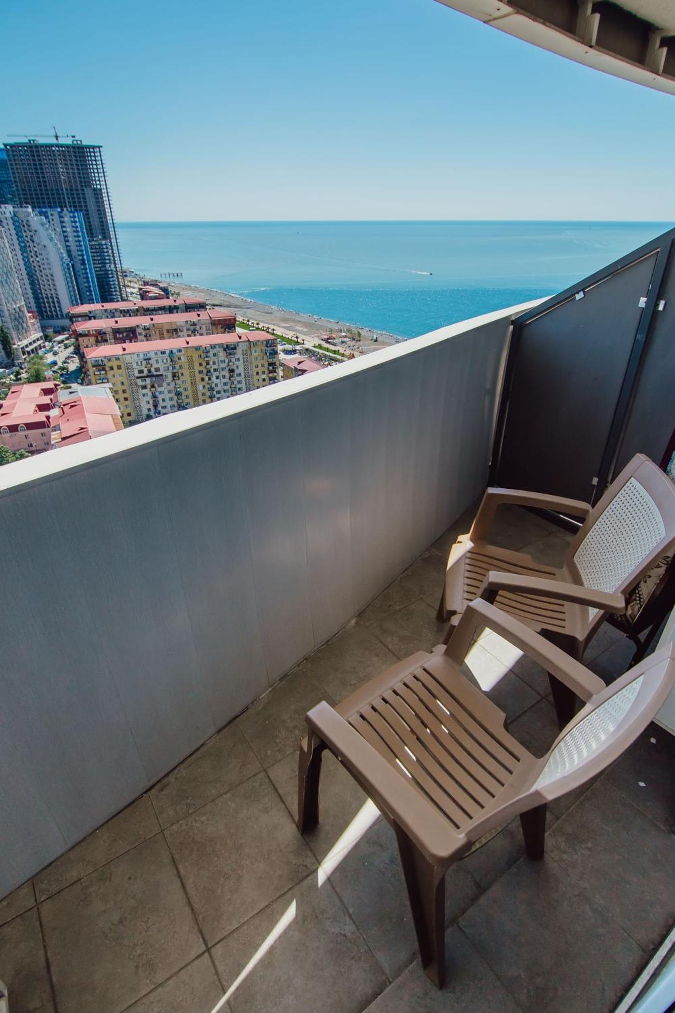 The Blue Perl 3 Apartment Batumi Bagian luar foto