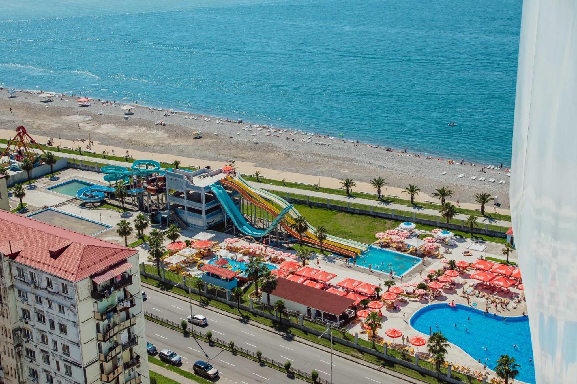 The Blue Perl 3 Apartment Batumi Bagian luar foto