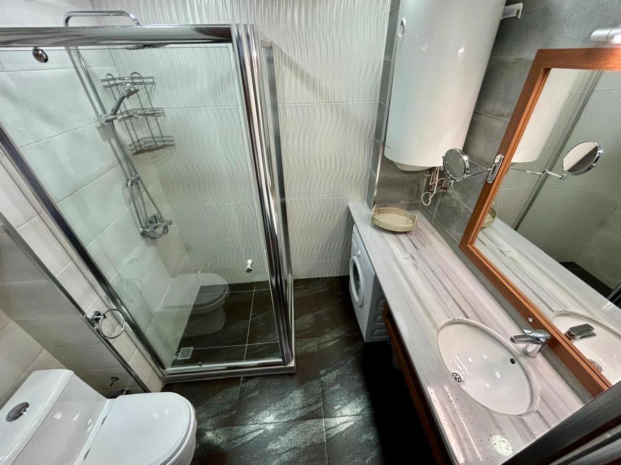 The Blue Perl 3 Apartment Batumi Bagian luar foto