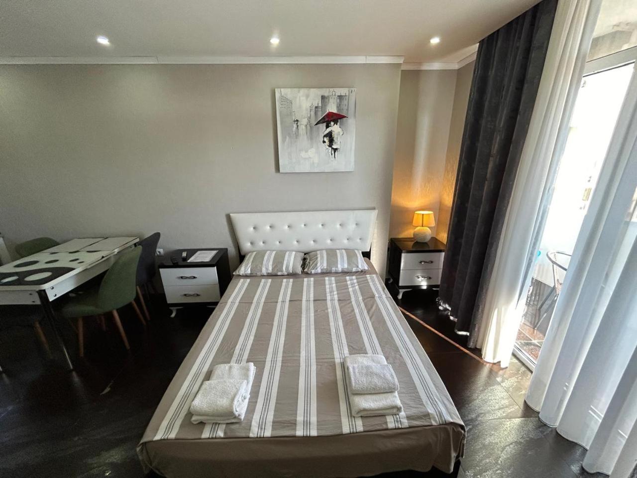 The Blue Perl 3 Apartment Batumi Bagian luar foto