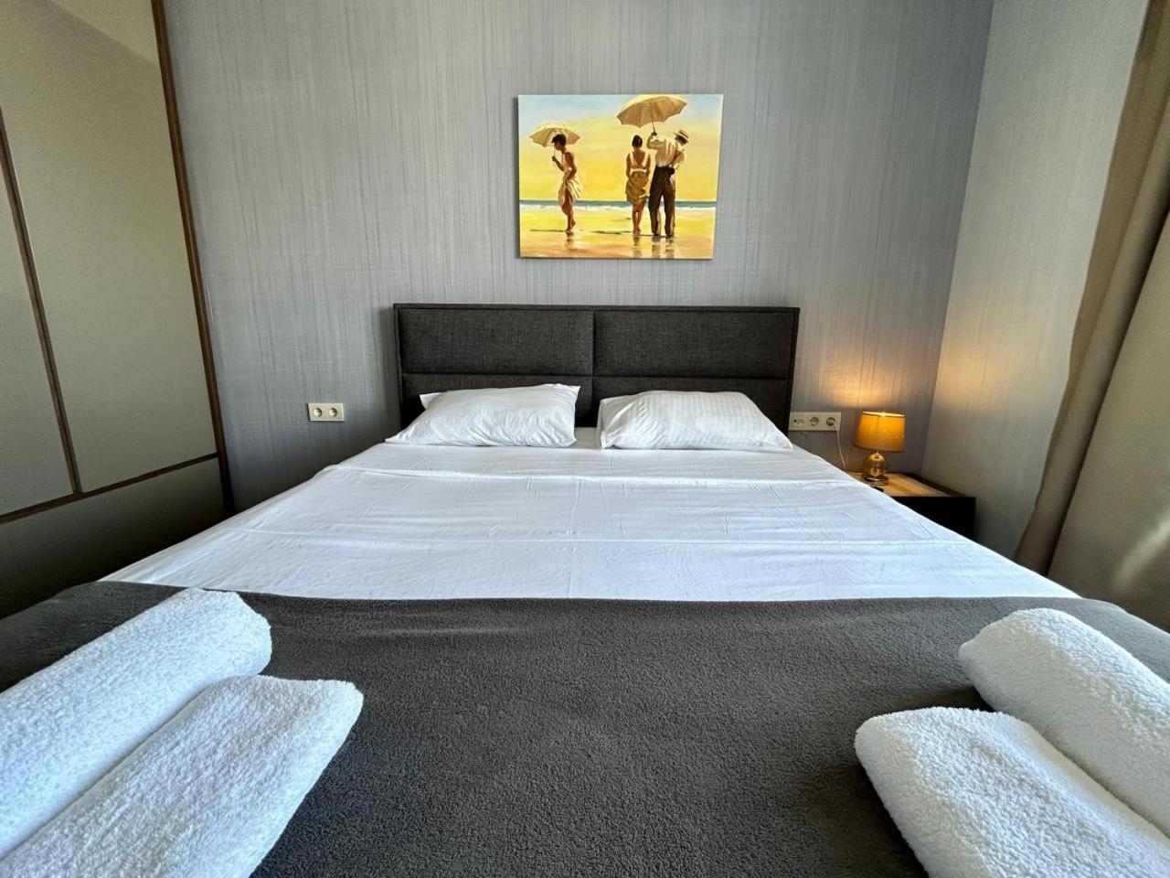 The Blue Perl 3 Apartment Batumi Bagian luar foto