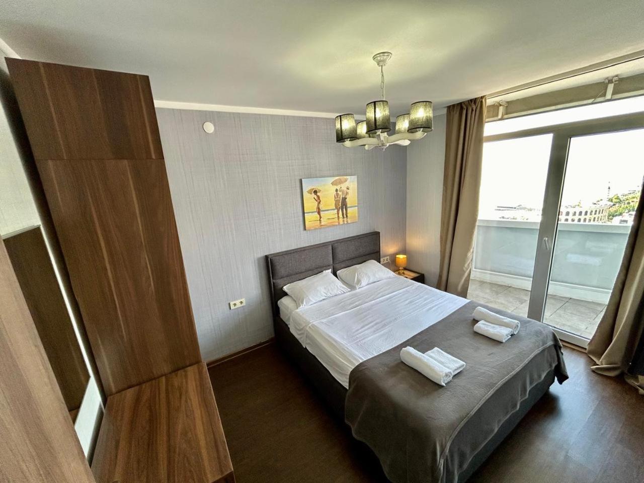 The Blue Perl 3 Apartment Batumi Bagian luar foto
